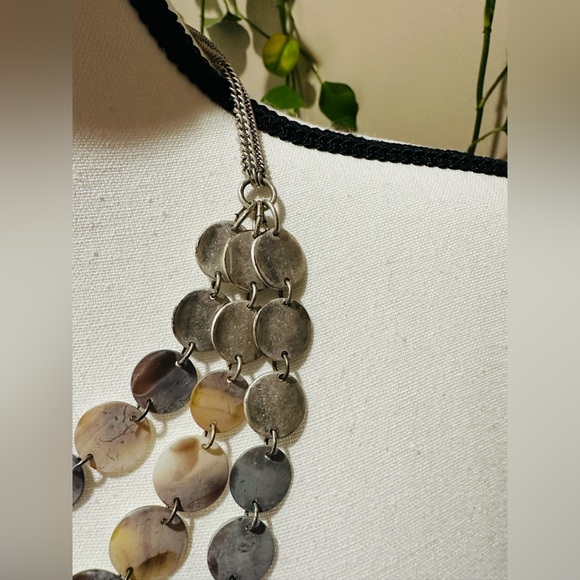 Vintage Kenneth Cole Gray Mother of Pearl Shell Necklace - Picture 5 of 13